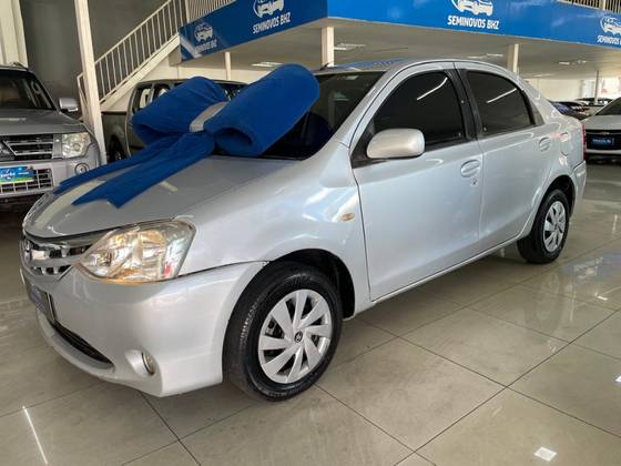 TOYOTA ETIOS 1.5 XS SEDAN 16V FLEX 4P MANUAL